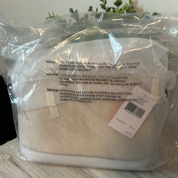 Kate Spade Sylvia Straw dome crossbody NWT - Picture 4 of 4